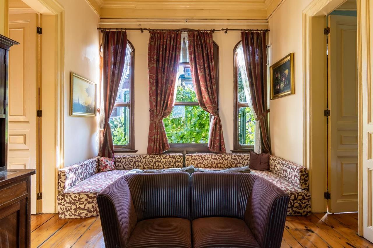 Bueyuekada Anastasia Meziki History Mansion Адалар Екстериор снимка